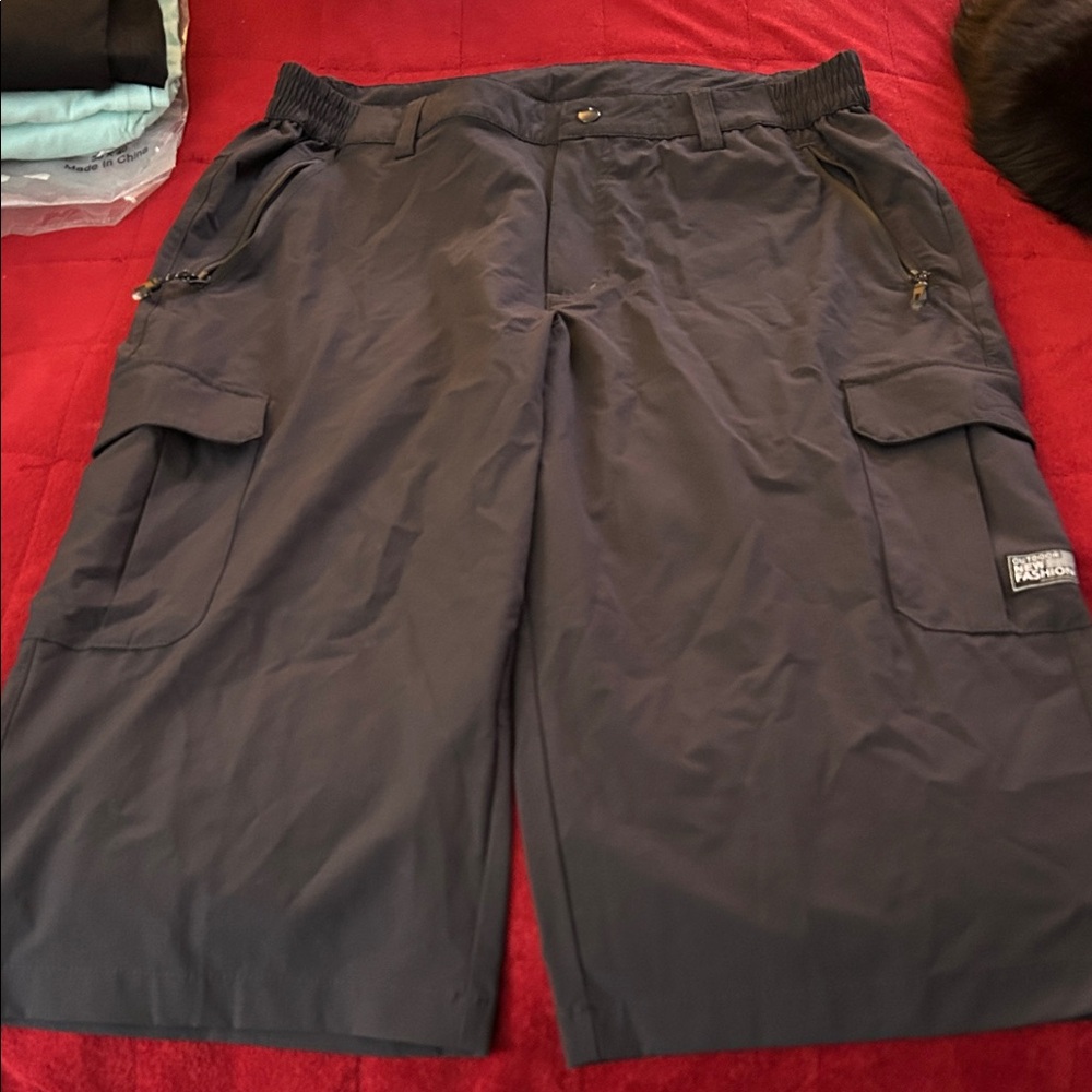 Men's Black Cargo long shorts